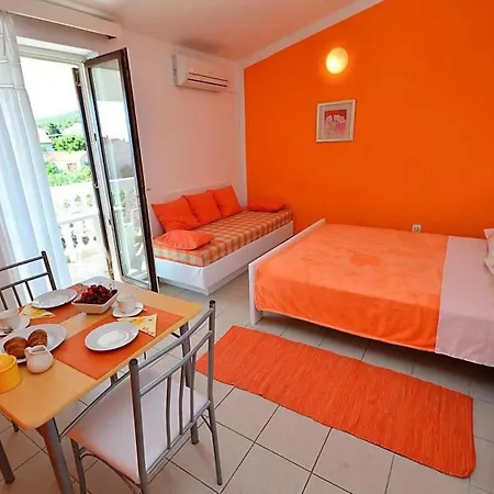 Apartment Zadro Tribunj (Sibenik-Knin)