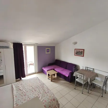 Apartment Zadro Tribunj (Sibenik-Knin)